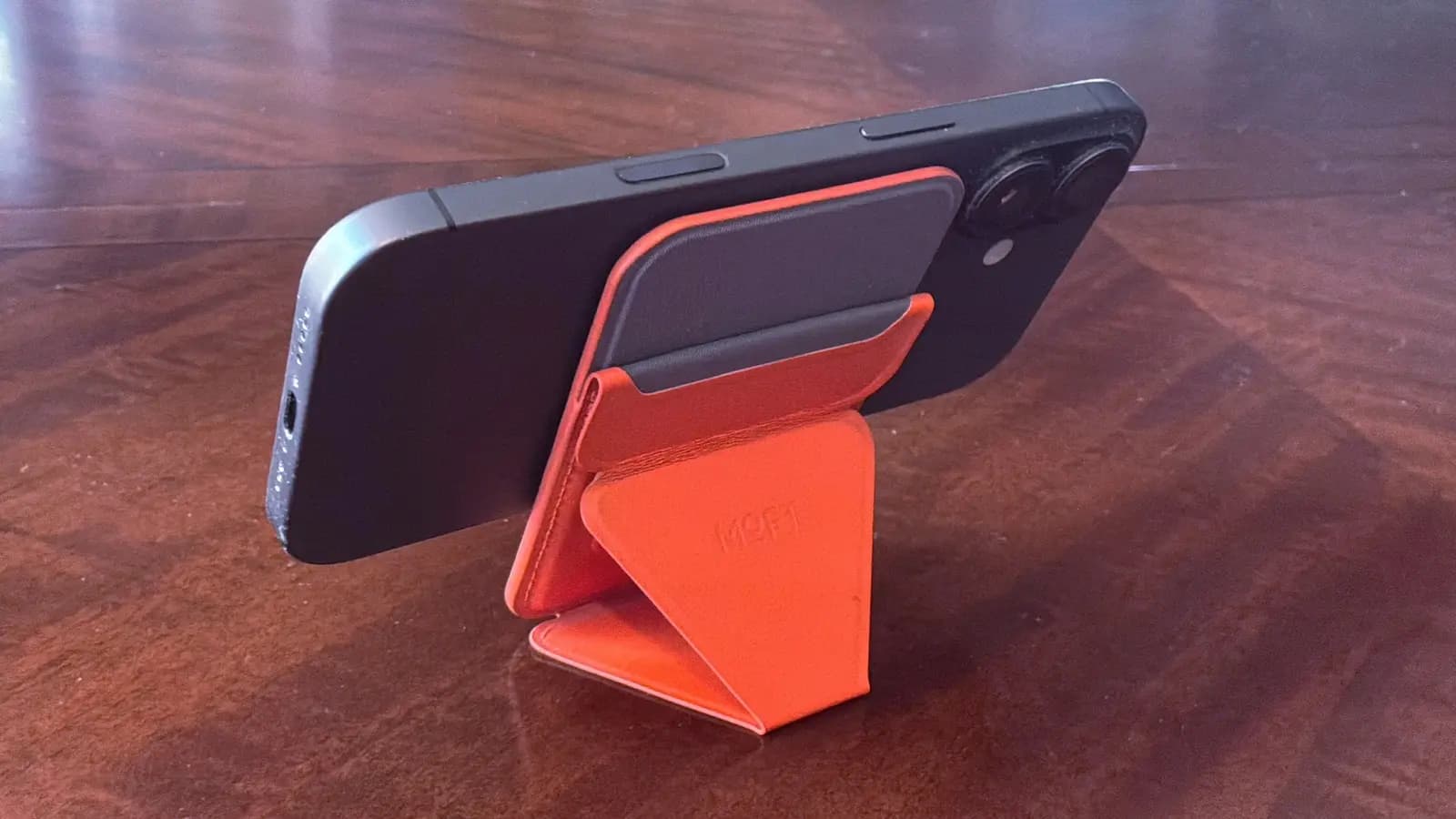 Moft Trackable Snap-on Phone Stand & Wallet Review: The iPhone Wallet You'll Never Lose Again
