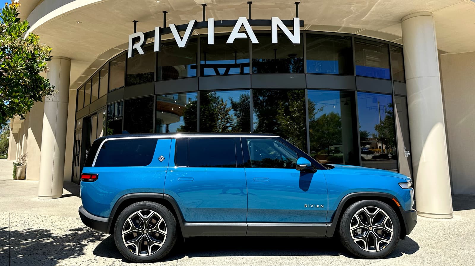 Rivian Faces Class Action Lawsuit Over Self-Driving Claims in Early Vehicles