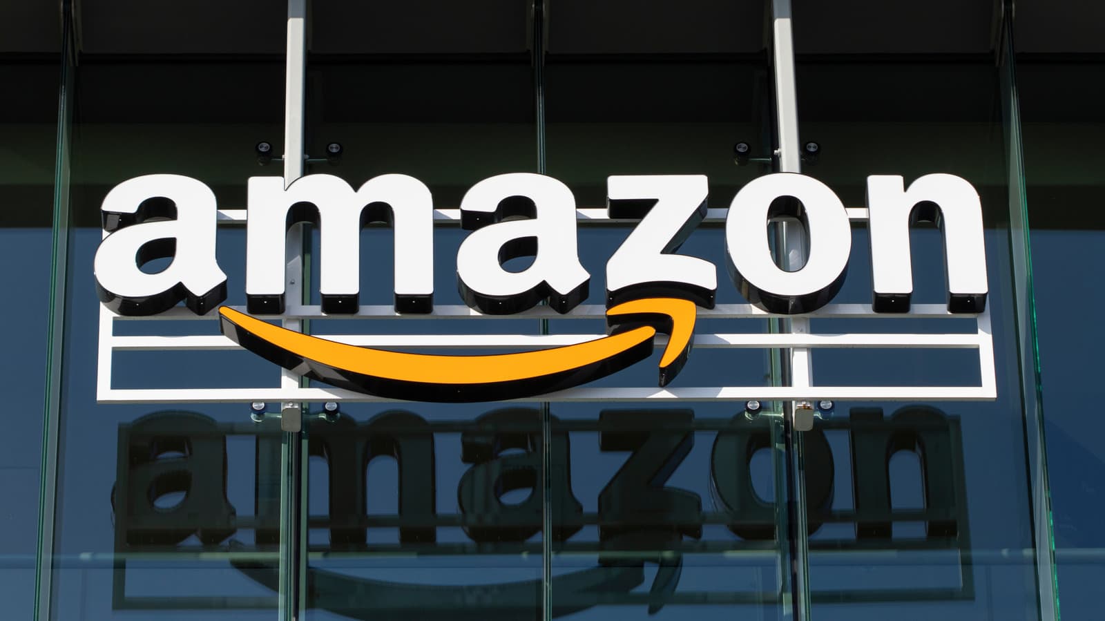 Amazon Investigates Employees Who Testified Against AI Data Centers at Seattle Hearings