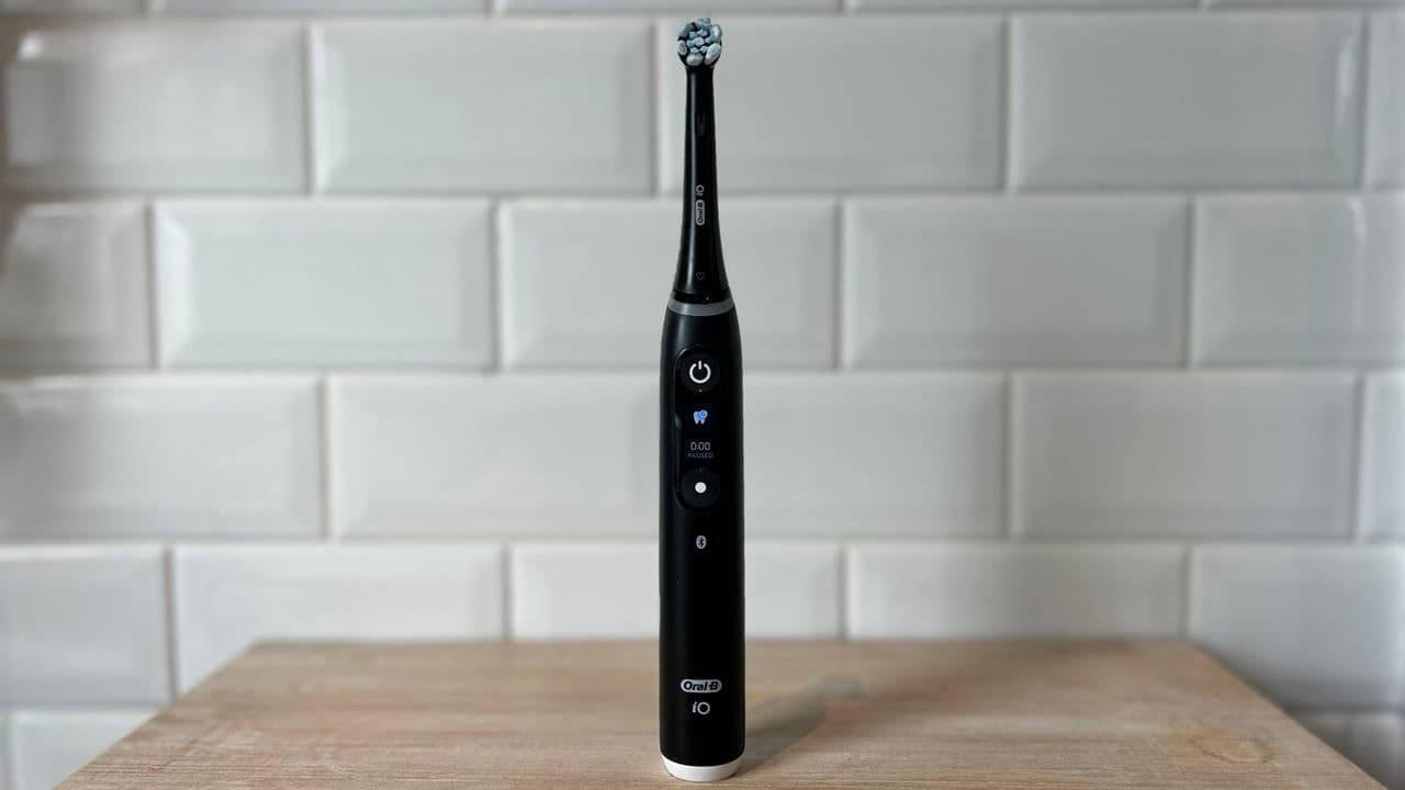 The Hidden Electric Toothbrush Hack That Will Extend Battery Life When You Travel
