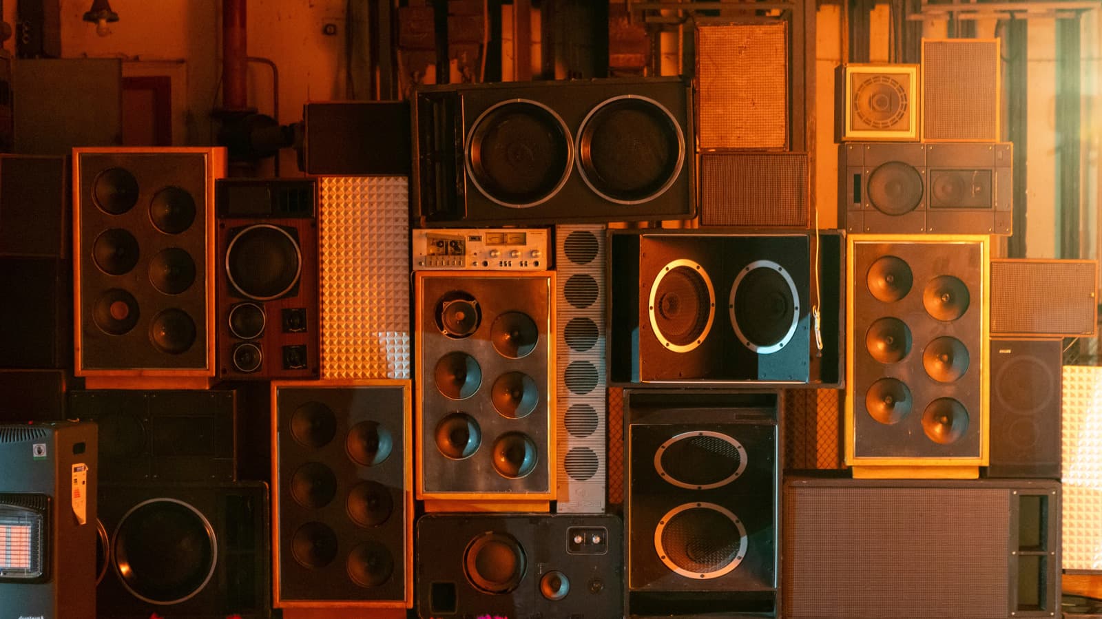 Why Is Your Speaker Audio Hissing? Here's How To Fix It
