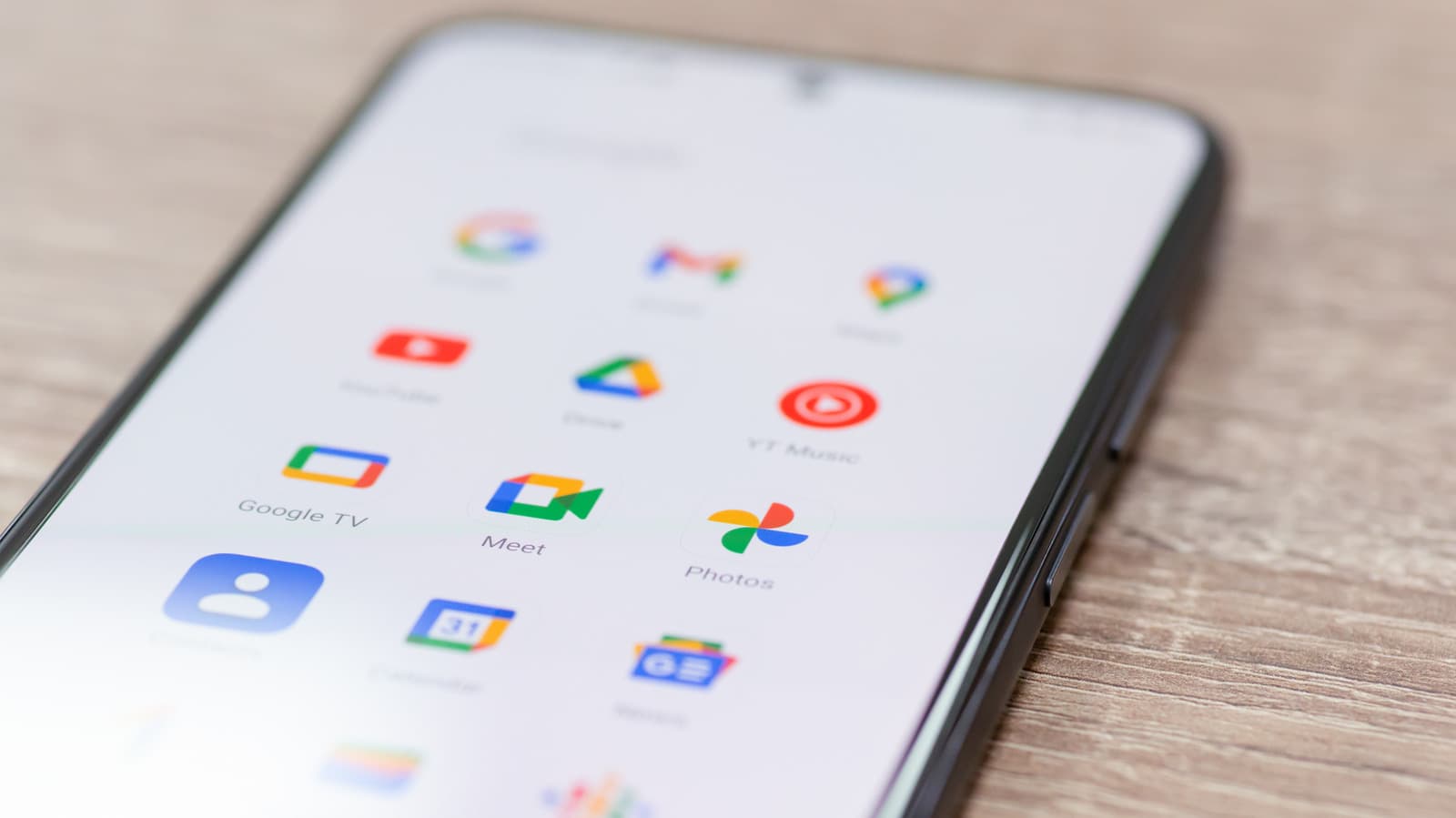 5 Surprisingly Useful Android Apps That Aren't On The Play Store
